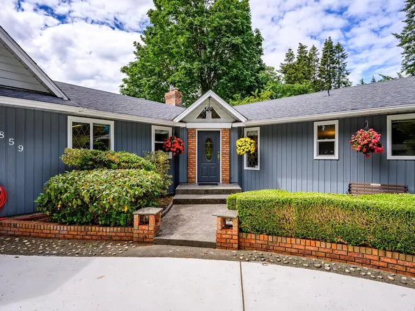 8859 Henderson Ave, Comox Valley, BC V9J 1A6