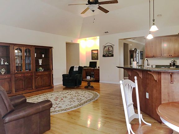 4th image of 803 Northview Dr
