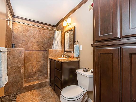 3rd image of 205 S Edgar Ave