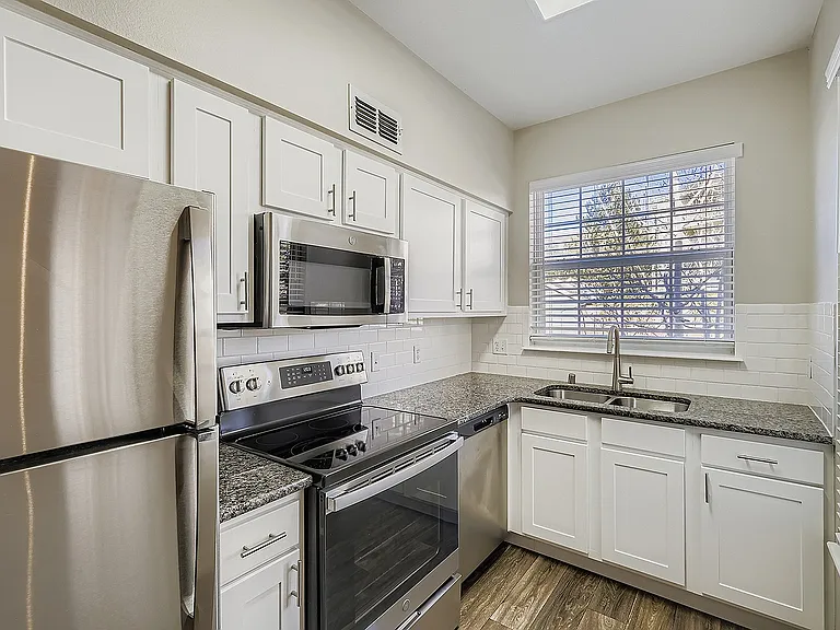 13607 Ashbrook Hts #204 Summer Sky - Print Quality - 003 - 03 Kitchen