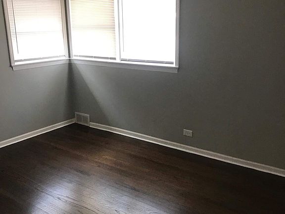 5th image of 305 N Laverne Ave