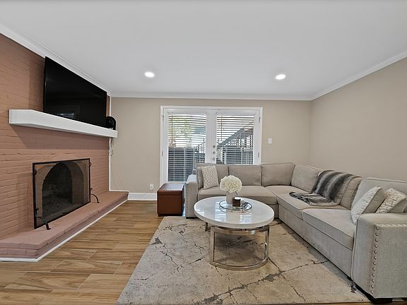 4th image of 5904 Sandhurst Ln APT 145