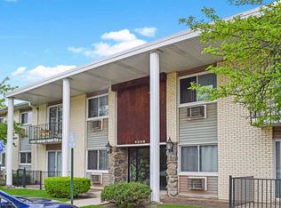 9208 Bumble Bee Dr APT 1C, Des Plaines, IL 60016