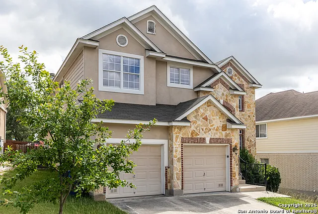 4 bed, 2.5 bath, 3449 sqft, $2,500 — Photo 3