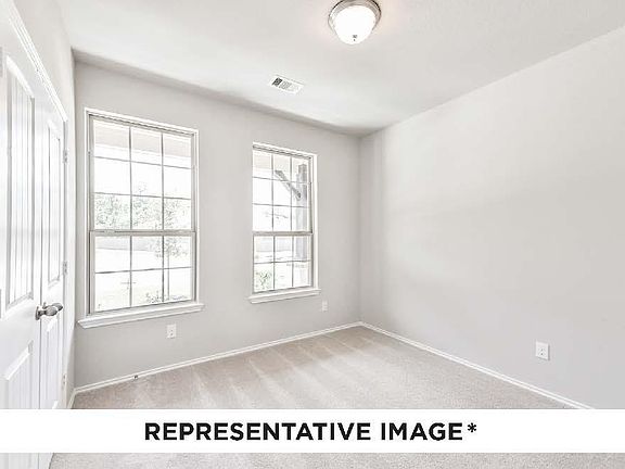 5th image of 2114 Maplewood Dr