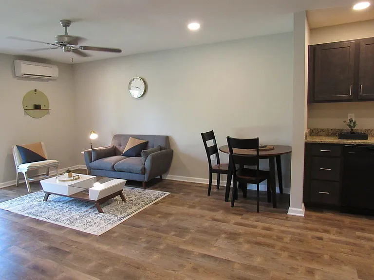Park Place Apartments — Photo 15