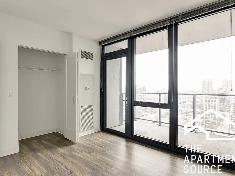 637 Wells 1bed 1bath — Photo 18