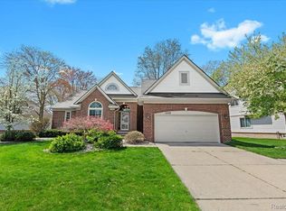 1239 Trailside Blvd, Wixom, MI 48393