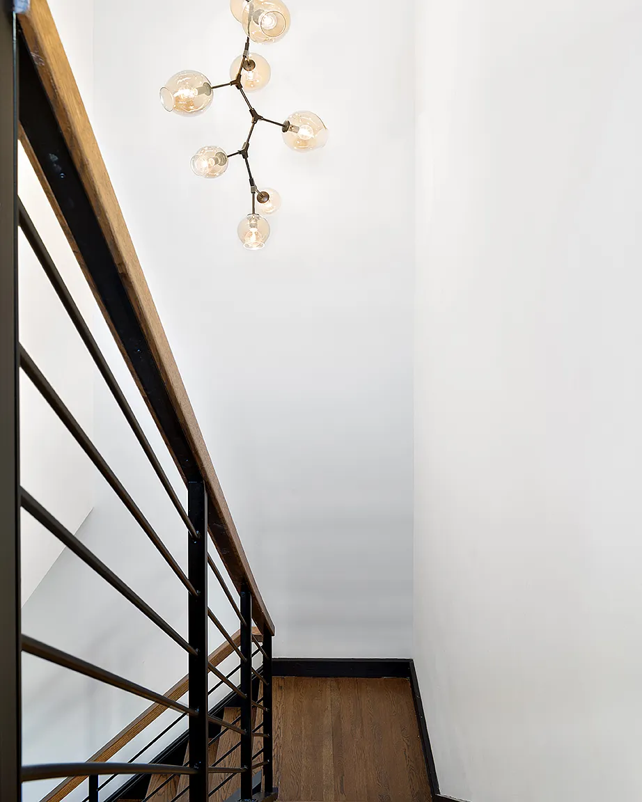 245 West 25th Street — Photo 4