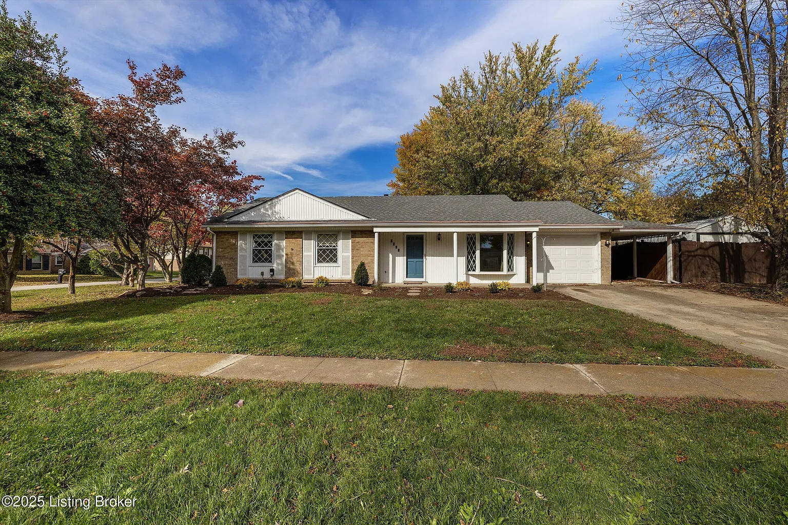 9809 Phoenix Trl photo 1