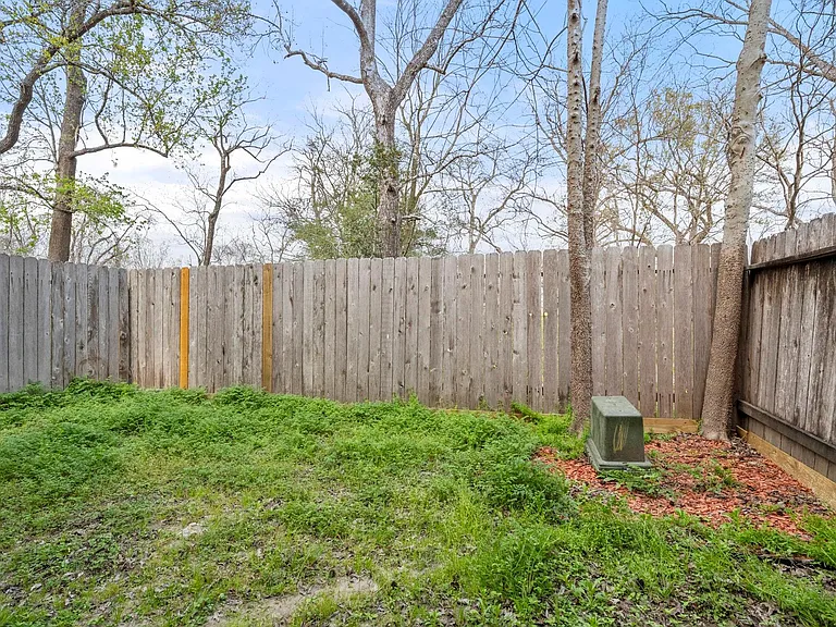 16546 Pentonshire Ln — Photo 24
