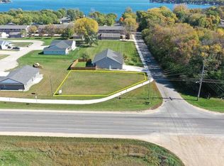 1025 Lighthouse Dr, Milford, IA 51351
