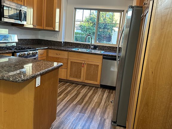4th image of 614 Mahalo Ct