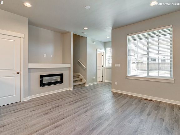 5th image of 3543 SE Oakmeade Ave