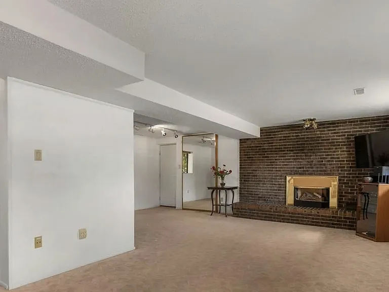 11 Heaton Pl — Photo 14