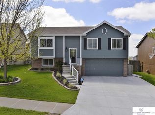 18863 U St, Omaha, NE 68135