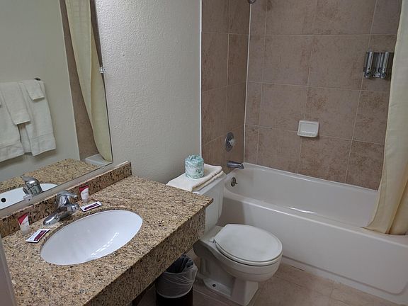 5th image of 73874 Sunnyvale Dr APT B