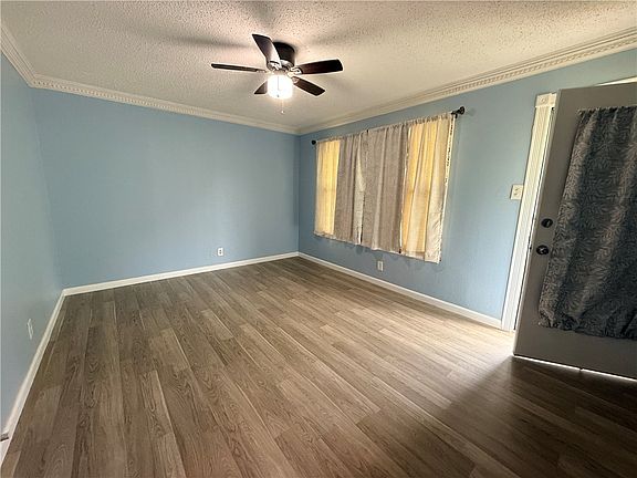 5th image of 1507 Denver St