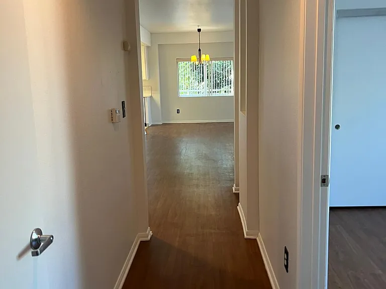 10756 Camarillo St #201 — Photo 20