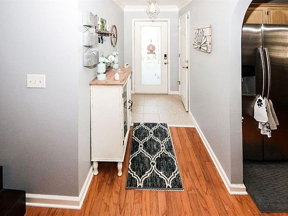 5th image of 4734 Pine Dr