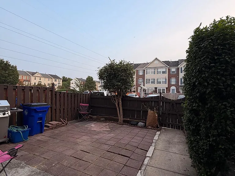 5707 Duke Ct — Photo 34