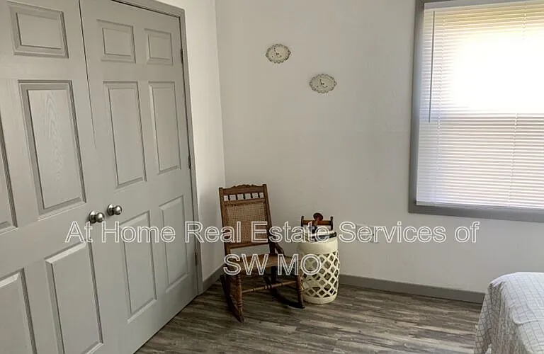 1438 E Elm St #18 — Photo 2
