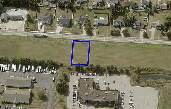 2nd image of 131 W Greenwich Rd