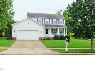 2242 Canterbury Cir, Akron, OH