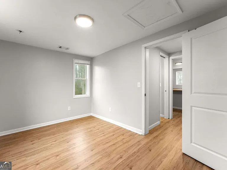 212 Walker Dr — Photo 11
