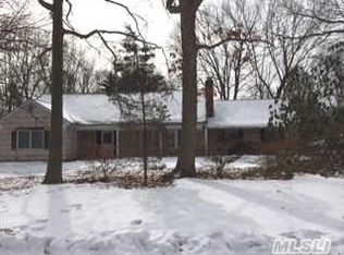 2 25th St, Stony Brook, NY 11790
