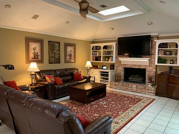 5th image of 2827 W Pebble Beach Dr