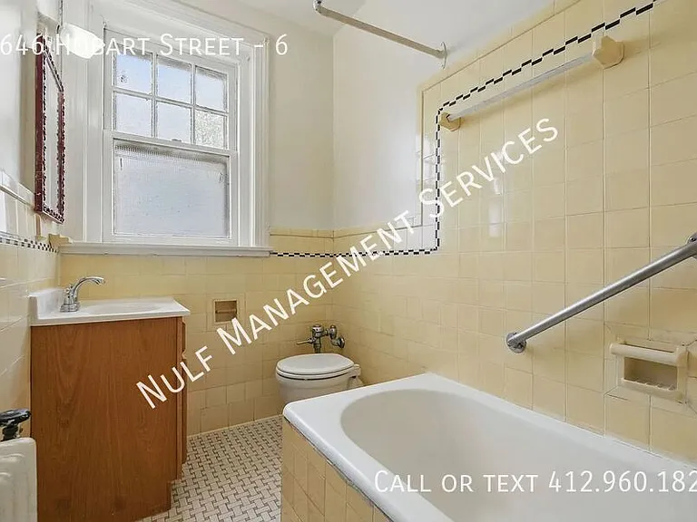 5646 Hobart St #6 — Photo 9