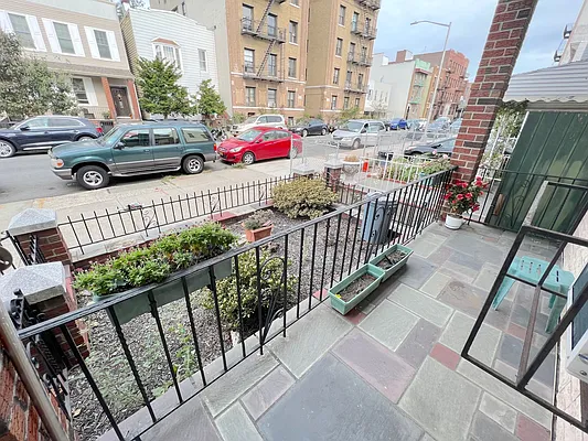 Rented by REALTY QUEST NEW YORK INC | media 25