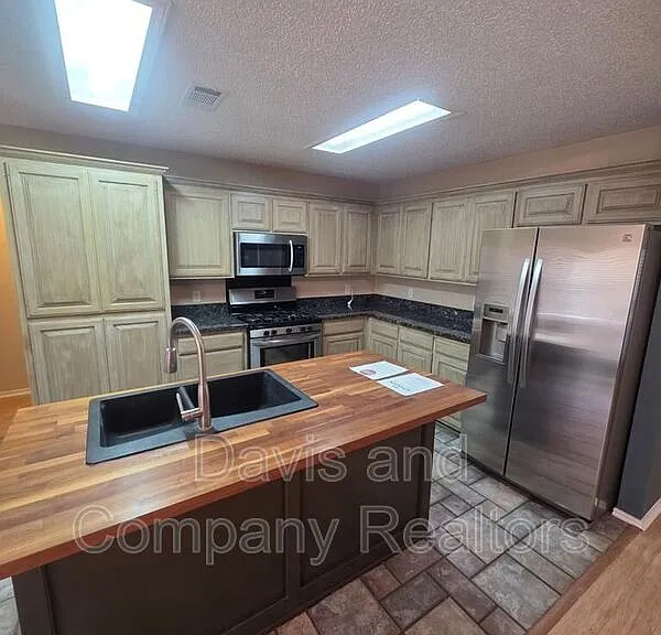 5203 Canadian Ave — Photo 9