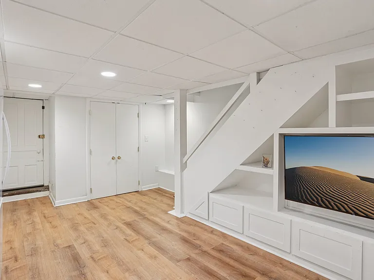 323 S Camac St — Photo 17