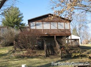 383 Fir Rd, Petersburg, IL 62675