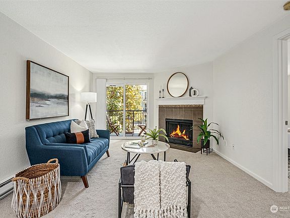 4th image of 12601 SE 41st Place #C204