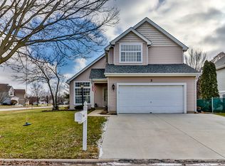 2 Manchester Ct, Lake In The Hills, IL 60156