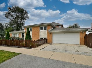 8033 Long Ave, Burbank, IL 60459