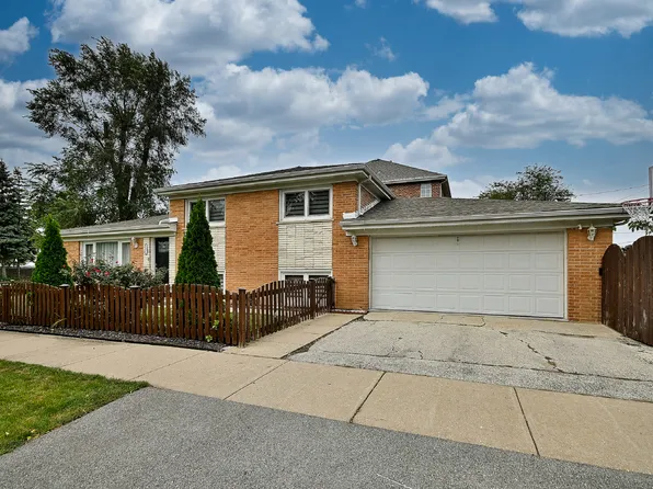 8033 Long Ave, Burbank, IL 60459