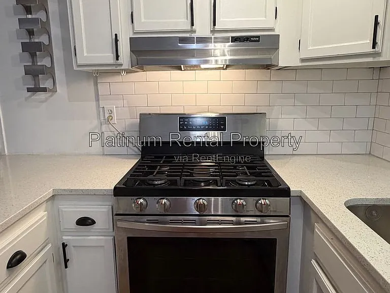 870 Glendale Ter NE #12 — Photo 12