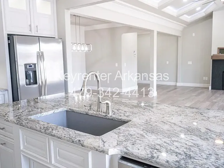 400 SW Ramsey Ln — Photo 16