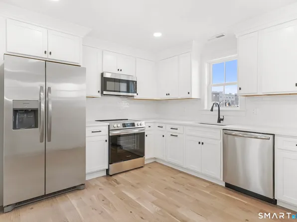 325 Coram Ave #C, Shelton, CT 06484