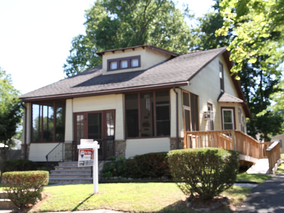 1st image of 113 Clairmont Ave