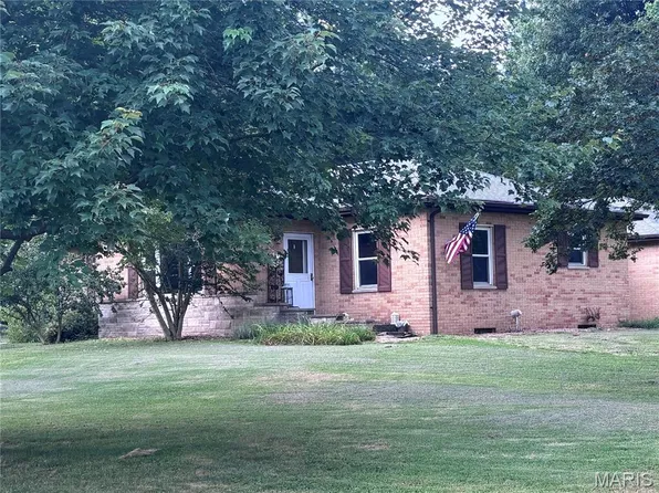 9 Lou Juan Dr, Glen Carbon, IL 62034