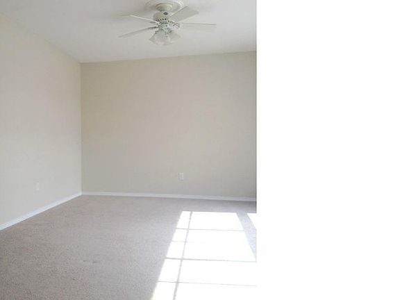 4th image of 804 W Madison Dr
