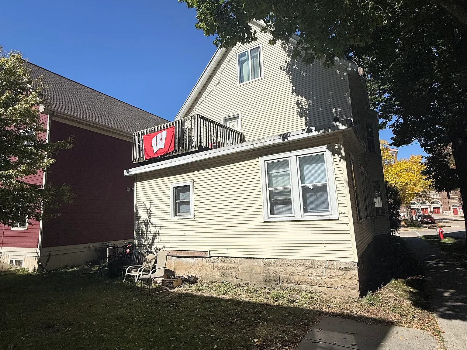 4 bed, 1066 sqft, $3,595 — Photo 2