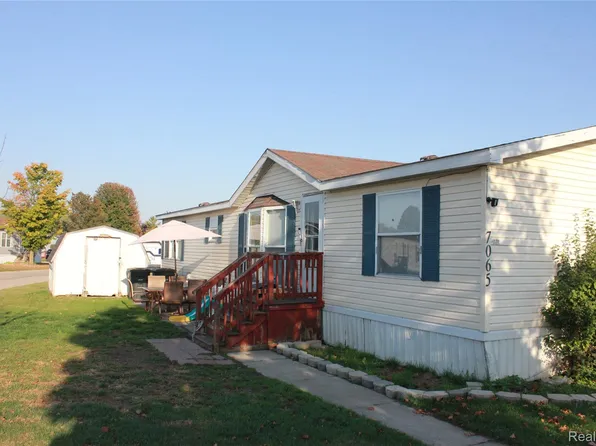 7065 El Paso Blvd, Romulus, MI 48174