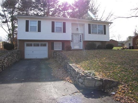 2nd image of 1023 Almond Dr