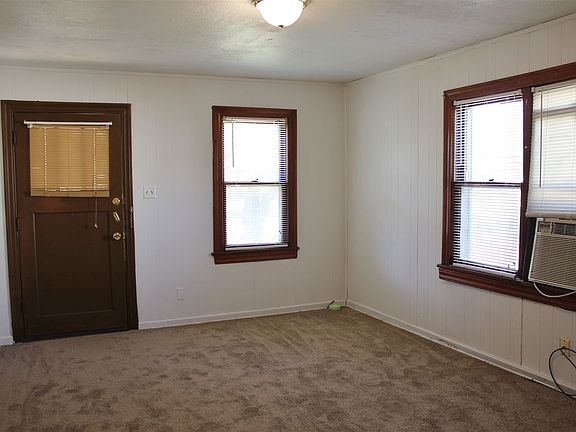 3rd image of 1502 Edgemoor St